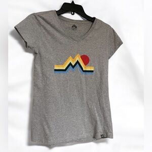 Women’s small v-neck graphic tee